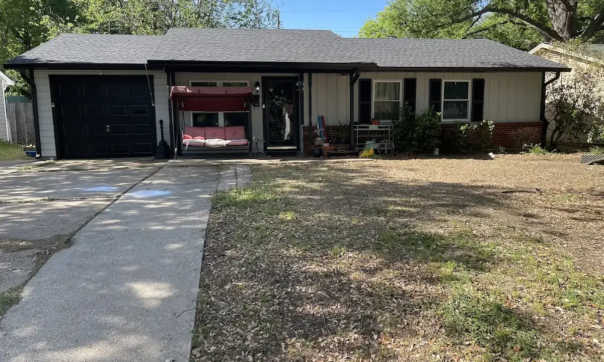 Soffit & Fascia Repair crew at work on a residential roof in Dothan